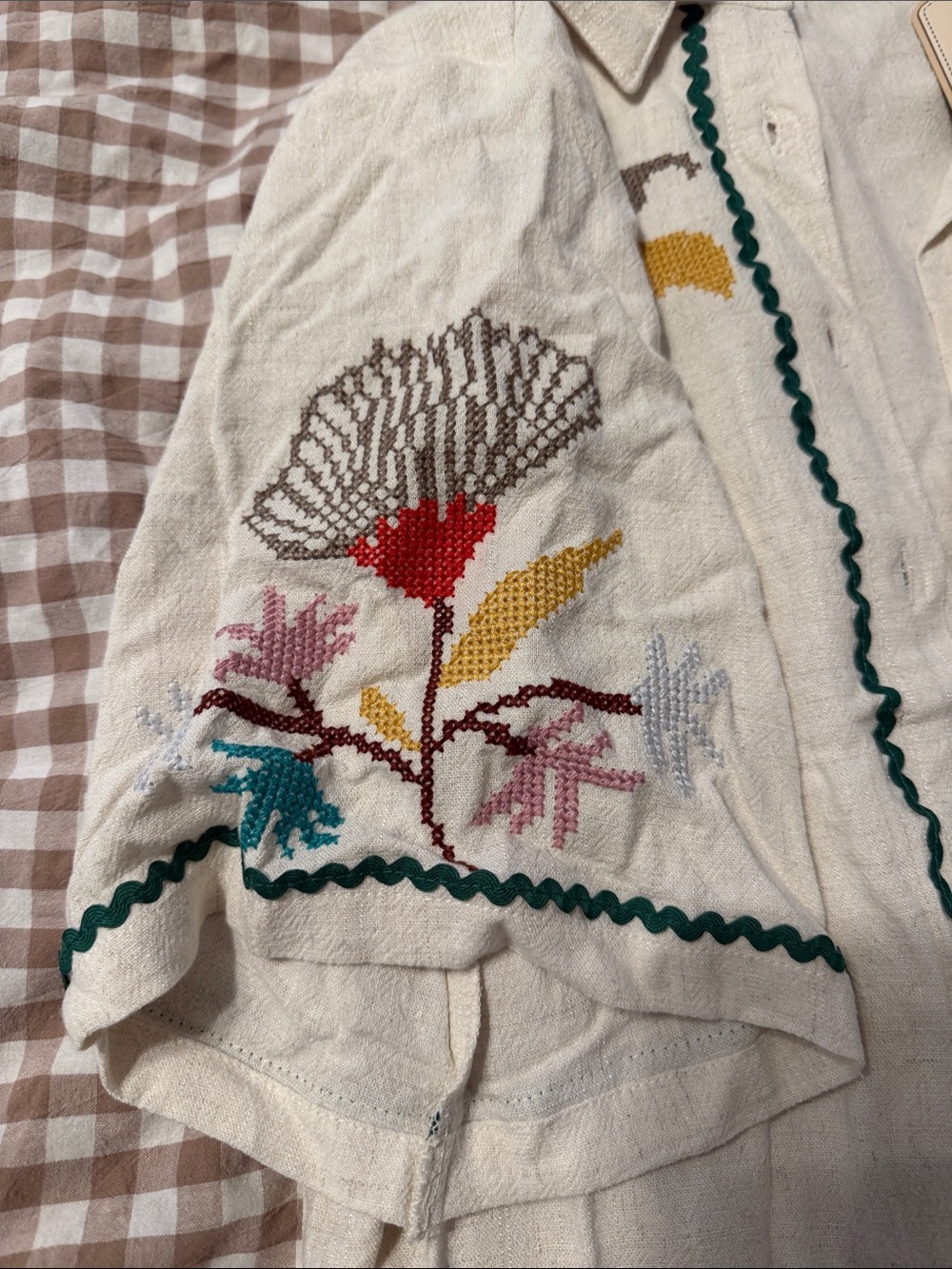 Solitaire Cream Embroidered Short-Sleeve Button Front Blouse - Picture 4 of 6